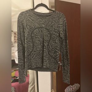 Lululemon Swiftly Race Length sz 8